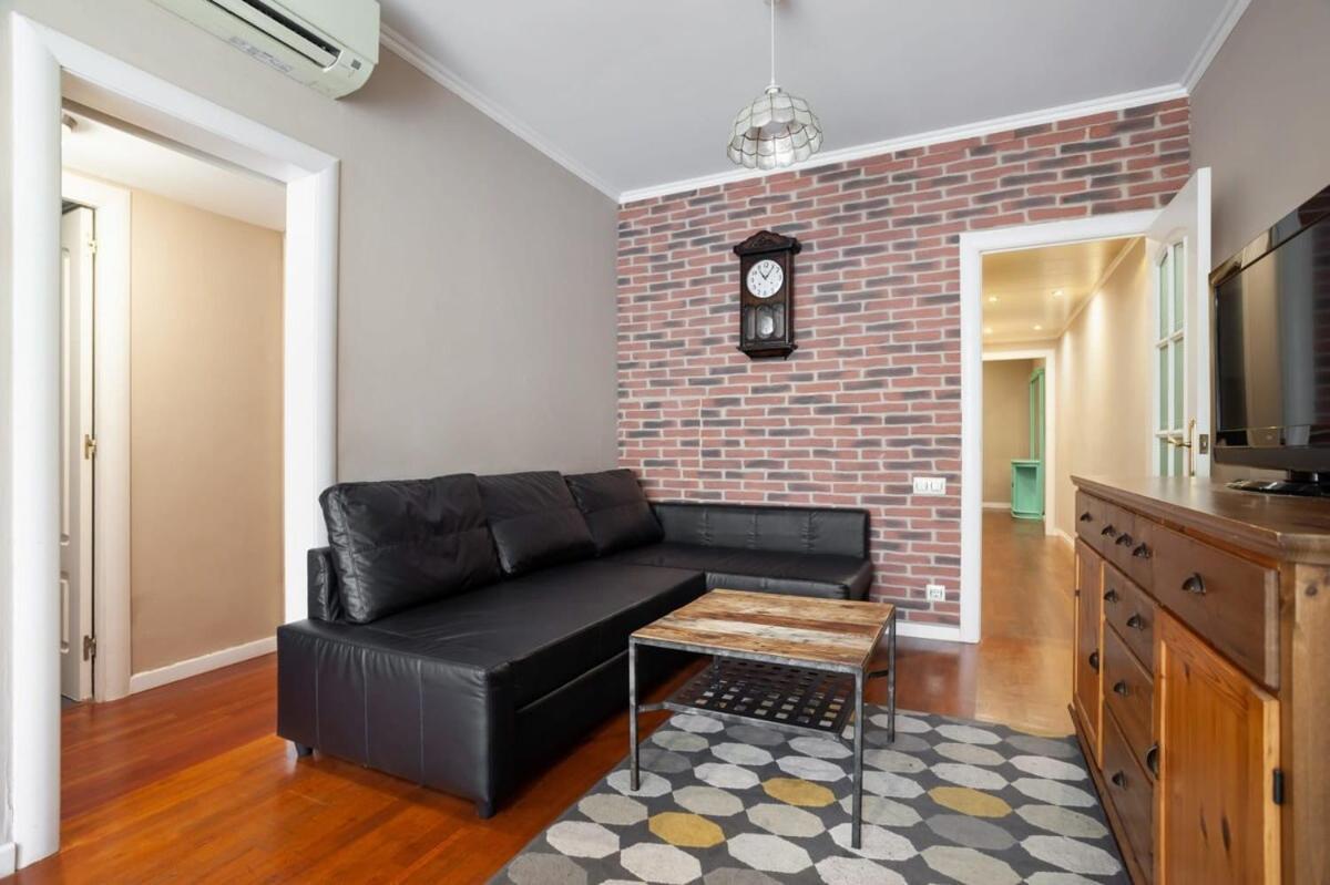 Next To Sagrada Familia 4-Bedroom Apartment Barcelona Exterior foto